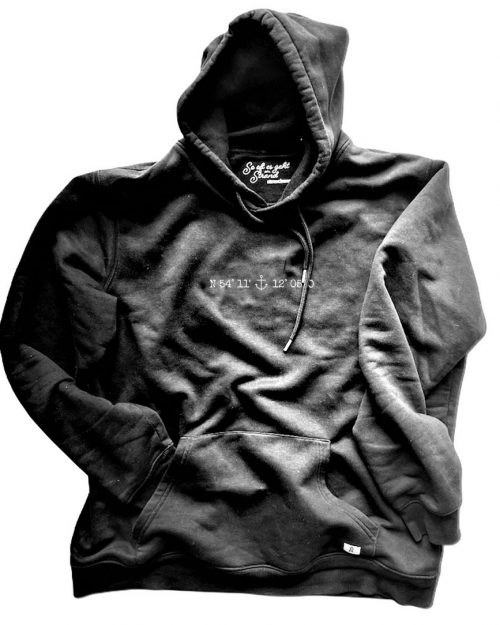 hoodie pullover schwarz warnemünde rostock ostsee küste mode strand anker korordinaten